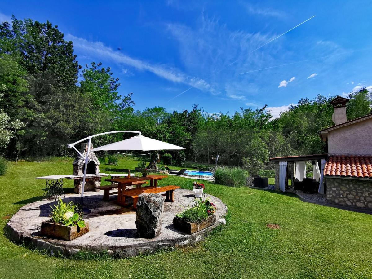 Holiday House Vuki Nedeščina Bagian luar foto