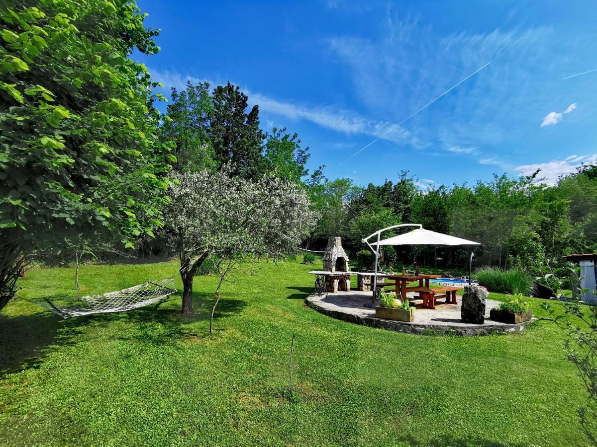Holiday House Vuki Nedeščina Bagian luar foto